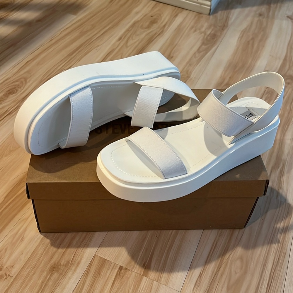 Steve Madden white sandals